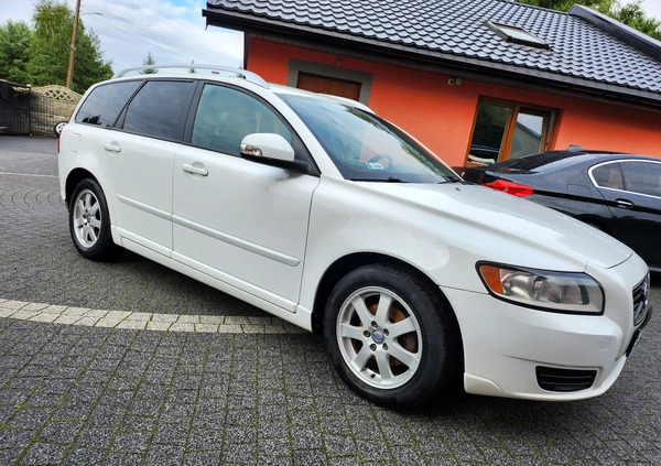 Volvo V50 cena 19900 przebieg: 308000, rok produkcji 2011 z Poręba małe 137